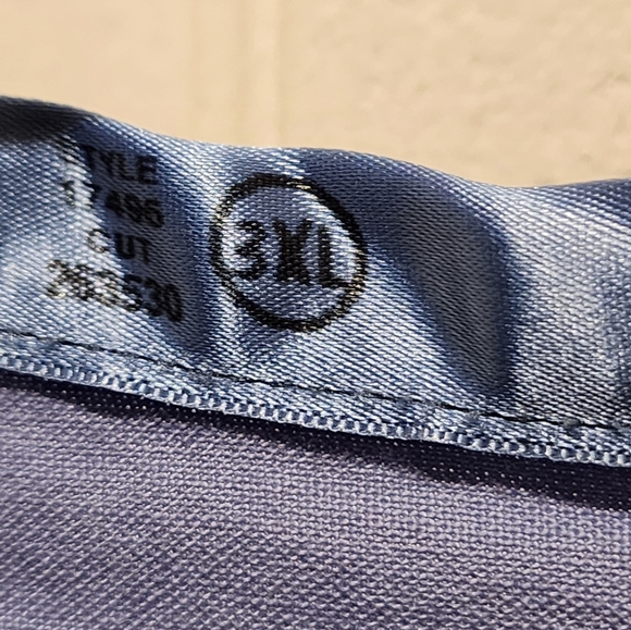 Unisex scrub tops sizes 2XL & 3XL *399.01 - Picture 6 of 8